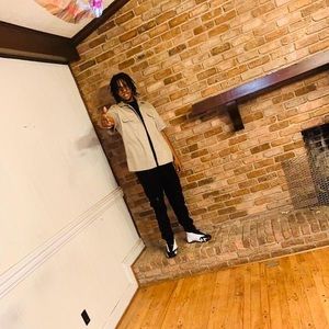 Meet your Posher, Carter